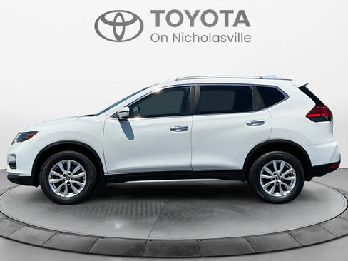 Used 2017 Nissan Rogue SV AWD/4WD image 3