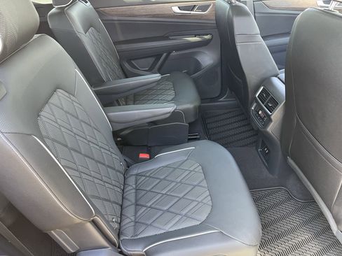 Used 2025 Volkswagen Atlas SEL Premium R-Line AWD/4WD image 14