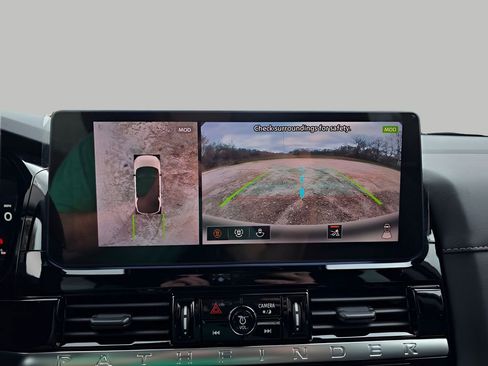 New 2026 Nissan Pathfinder SL image 25