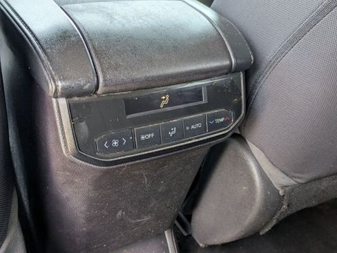 Used 2022 Toyota Highlander LE FWD image 16