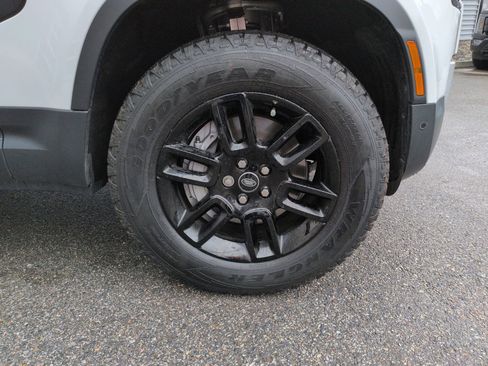 Used 2025 Land Rover Defender 110 S image 33