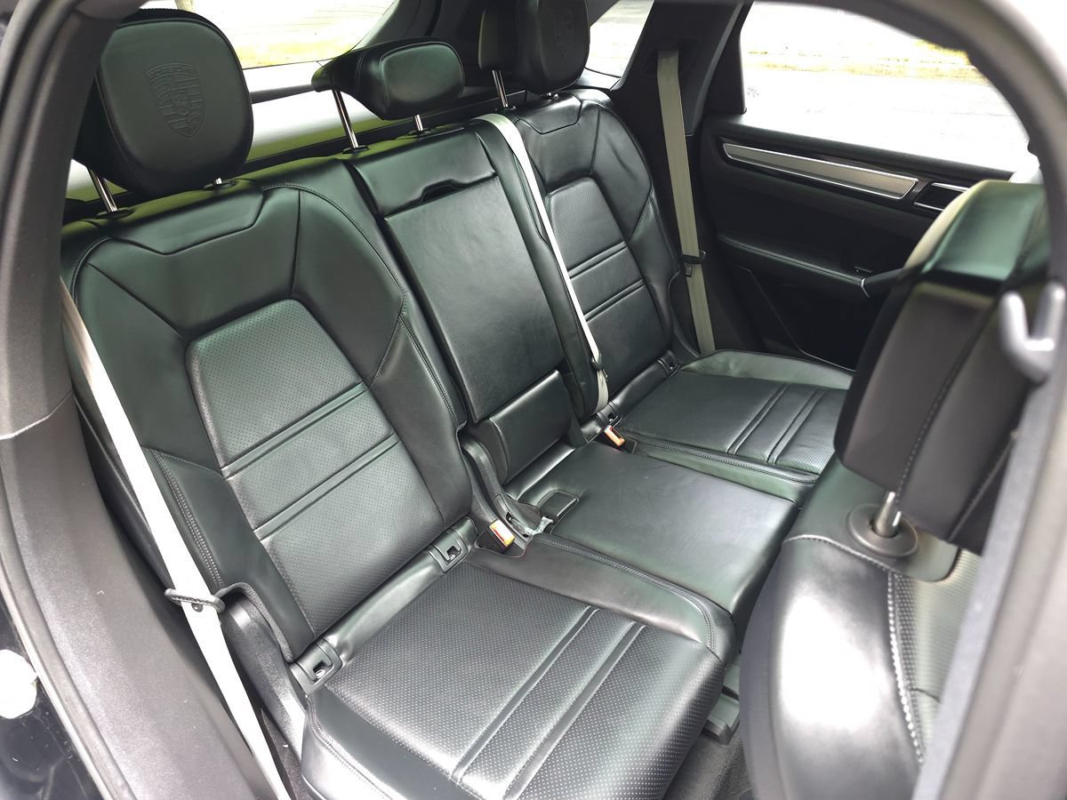 Used 2023 Porsche Cayenne Platinum Edition AWD/4WD image 17
