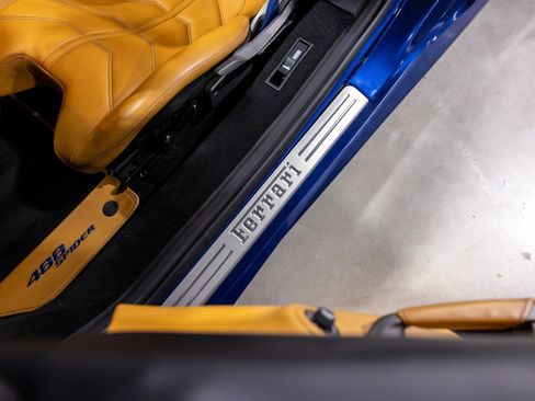 Used 2019 Ferrari 488 Spider image 40