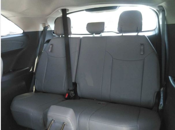 Used 2026 Toyota Sienna XLE FWD image 9