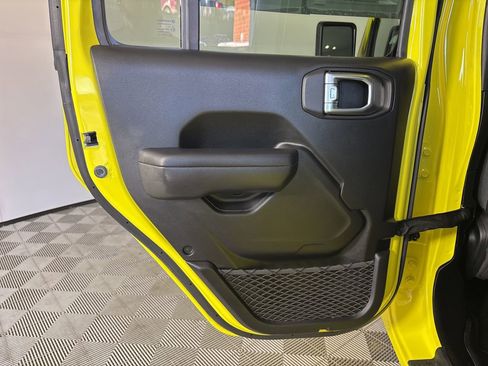 Used 2024 Jeep Gladiator Sport image 20