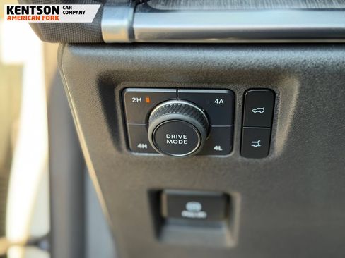 Used 2025 Ford Expedition Max Platinum w/ Platinum Ultimate Package AWD/4WD image 15