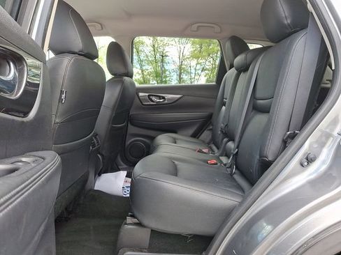 Used 2017 Nissan Rogue SV AWD/4WD image 13