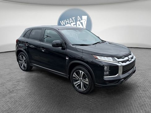 Used 2025 Mitsubishi Outlander Sport ES AWD/4WD image 1