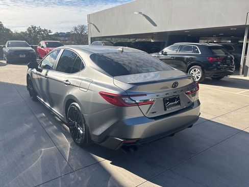 Used 2025 Toyota Camry SE image 8
