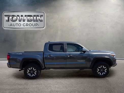 Used 2019 Toyota Tacoma TRD Off-Road w/ Technology Package AWD/4WD image 3