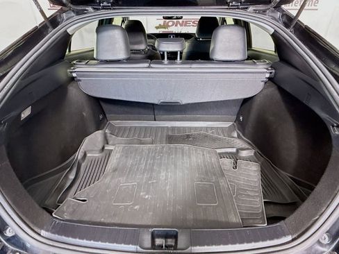 Certified 2022 Toyota Prius FWD image 27