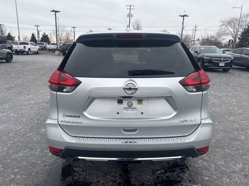 Used 2017 Nissan Rogue SV w/ SV Premium Package image 7