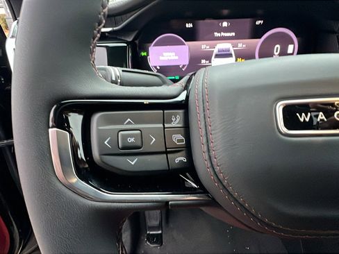 Used 2024 Jeep Wagoneer Launch Edition image 28