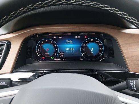 New 2025 Volkswagen Atlas SE image 15