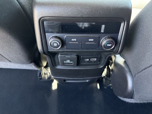 Used 2020 GMC Acadia SLE w/ Driver Convenience Package AWD/4WD image 32