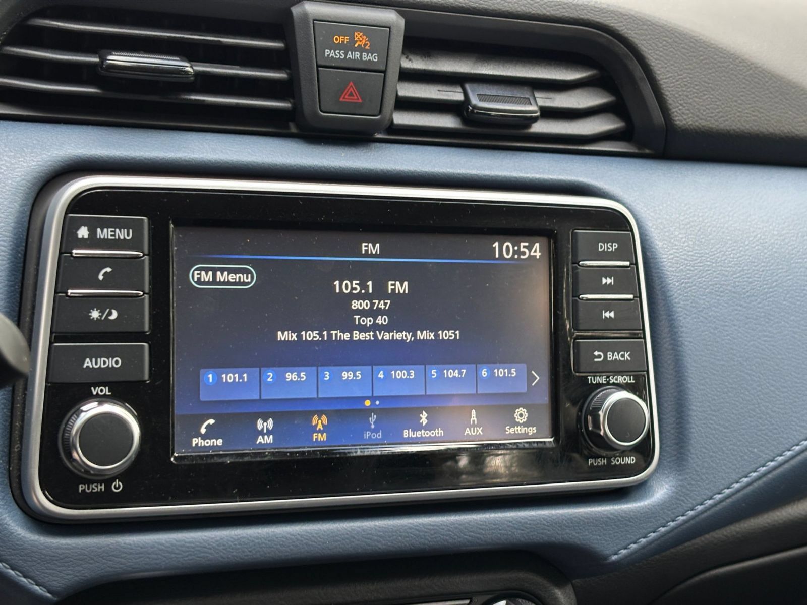 Used 2025 Nissan Versa SV FWD image 19