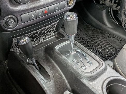 Used 2015 Jeep Wrangler Unlimited Rubicon w/ Dual Top Group AWD/4WD image 25