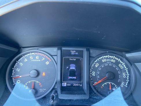 Used 2019 Toyota Tacoma SR image 21