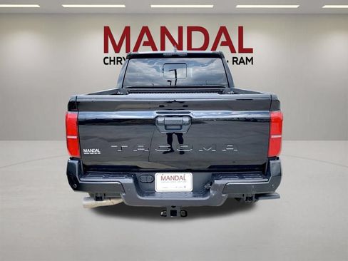 Used 2025 Toyota Tacoma TRD Sport w/ TRD Sport Upgrade Package RWD image 6