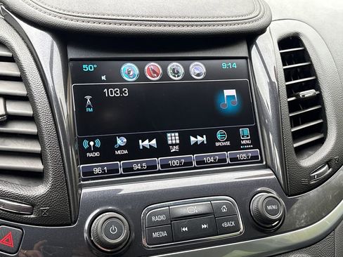 Used 2018 Chevrolet Impala LT FWD image 13