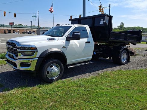 New 2026 RAM 5500 Tradesman AWD/4WD image 2