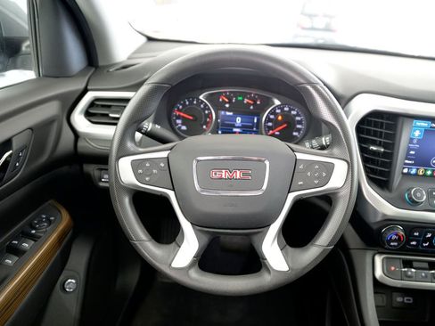 Used 2023 GMC Acadia SLE w/ Driver Convenience Package image 18