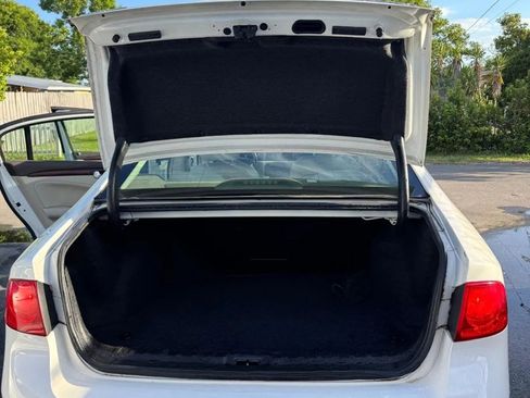 Used 2008 Buick Lucerne CX image 22