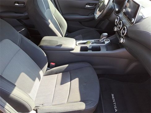Used 2022 Nissan Sentra SV w/ Trunk Package image 25