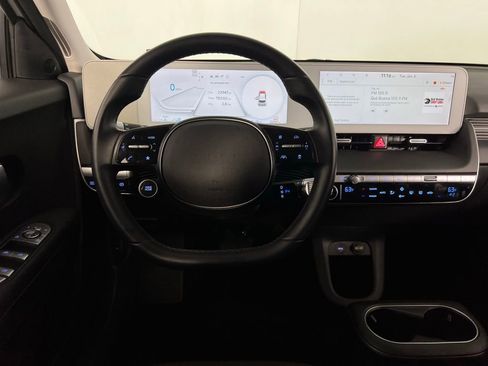 Used 2024 Hyundai Ioniq 5 SE image 14
