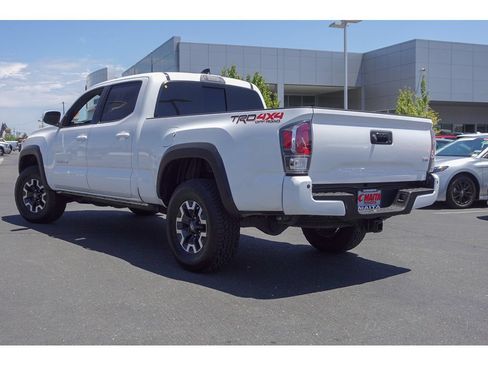 Certified 2023 Toyota Tacoma TRD Off-Road w/ Advanced Technology Package AWD/4WD image 10