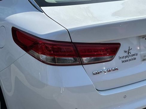 Used 2016 Kia Optima EX w/ Premium Package FWD image 6