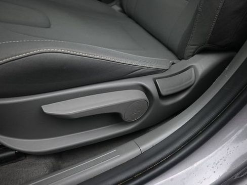 Used 2024 Hyundai Elantra SEL FWD image 13
