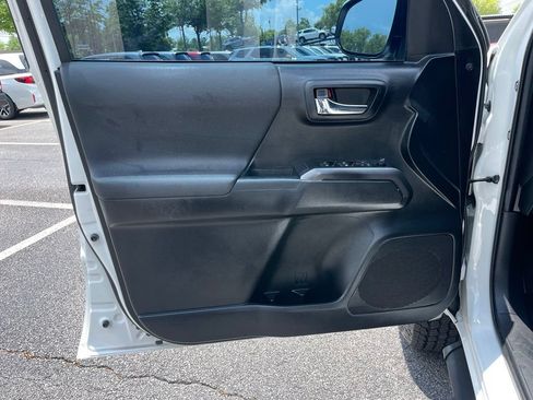 Used 2022 Toyota Tacoma TRD Sport w/ Technology Package RWD image 24