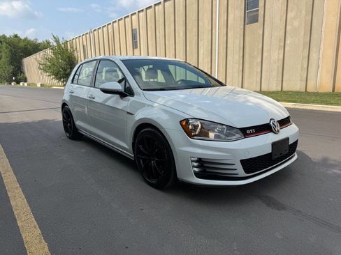 Used 2017 Volkswagen GTI S image 6