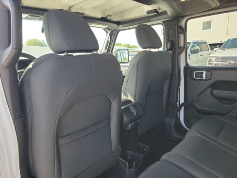 Used 2024 Jeep Wrangler Unlimited Sport AWD/4WD image 15