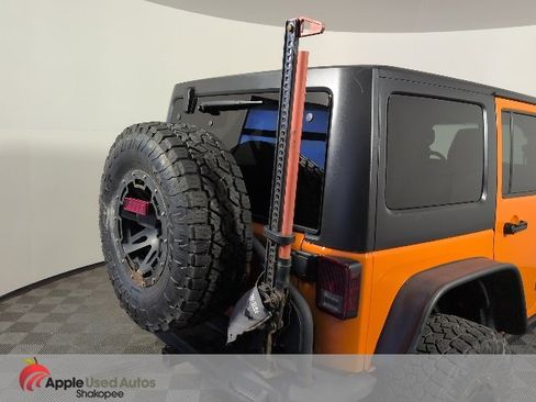 Used 2012 Jeep Wrangler Unlimited Sahara w/ Connectivity Group image 7