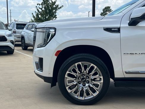 Used 2023 GMC Yukon Denali Ultimate AWD/4WD image 8