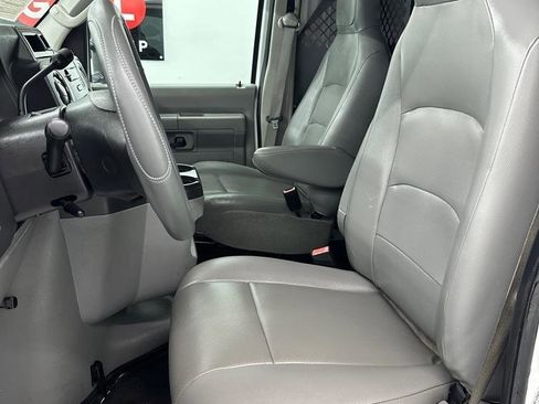 Used 2011 Ford E-150 and Econoline 150 RWD image 5