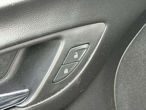 Used 2019 Chevrolet Equinox LT FWD image 17