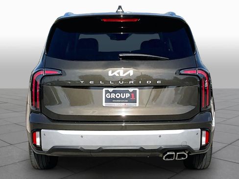 Used 2023 Kia Telluride EX w/ EX Captain's Chair Package FWD image 5