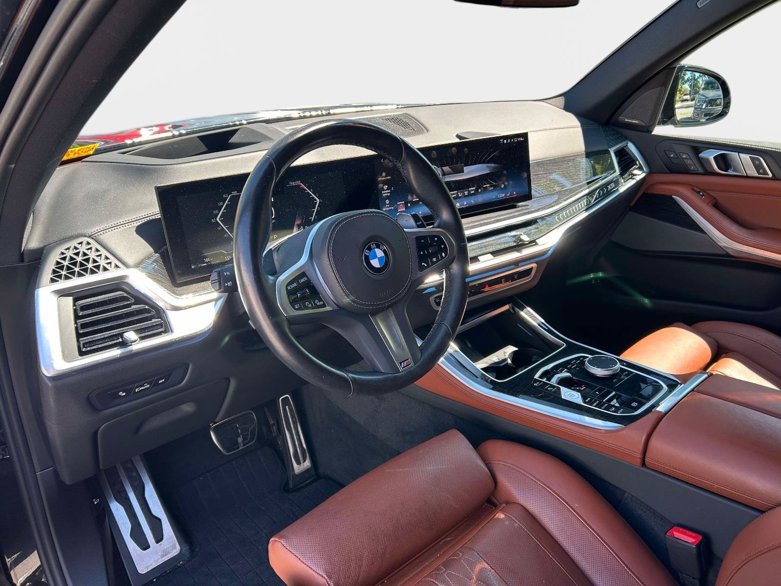 Used 2024 BMW X5 xDrive40i w/ M Sport Package AWD/4WD image 13