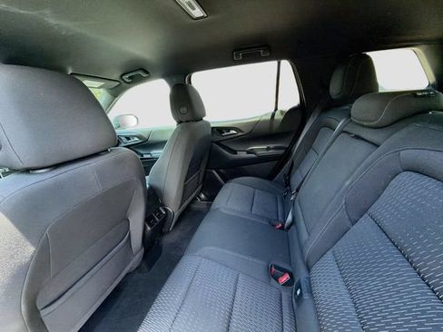 Used 2025 Chevrolet Equinox LT w/ Safety and Technology Package FWD image 24