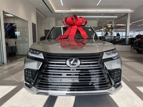 Certified 2025 Lexus LX 600 4WD w/ Appearance Package image 2