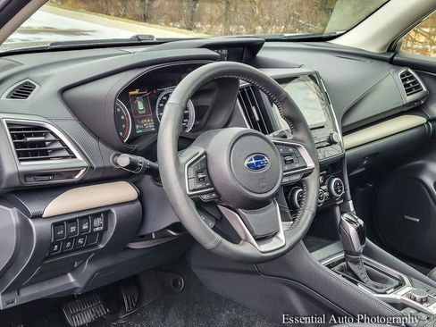 Used 2023 Subaru Forester Limited image 9