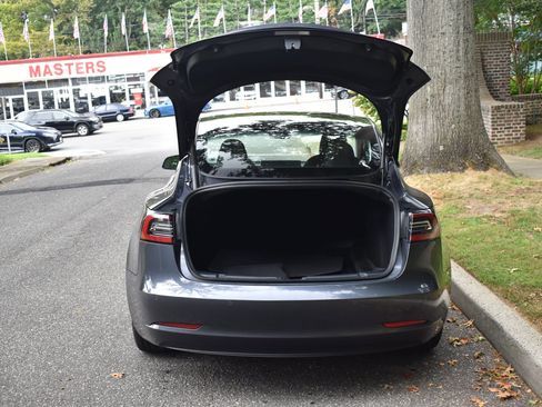 Used 2023 Tesla Model 3 Standard Range image 18