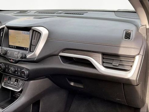 Used 2019 GMC Terrain SLT w/ Preferred Package image 18
