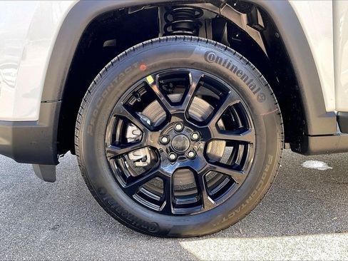 New 2026 Jeep Compass Latitude image 12