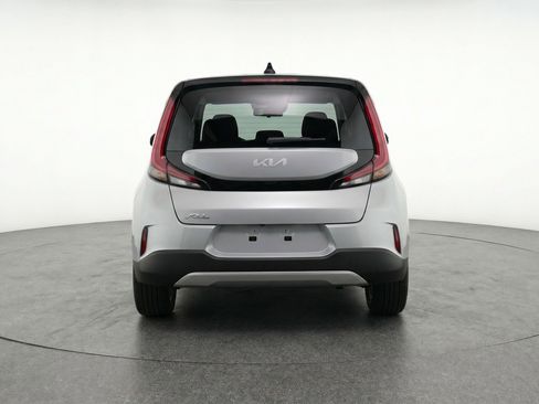 Used 2025 Kia Soul LX w/ LX Technology Package FWD image 7