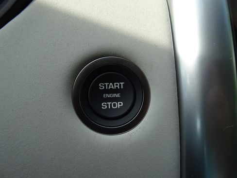 New 2025 Land Rover Discovery S image 29