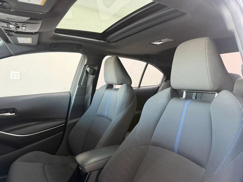 Used 2021 Toyota Corolla SE w/ SE Premium Package FWD image 19